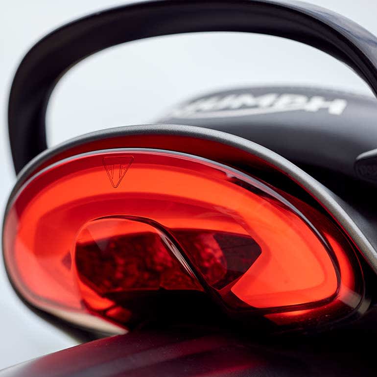 Triumph Speed 400 LED rear light signature