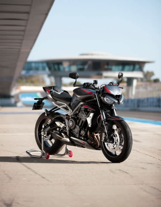 Street Triple RS poised on track