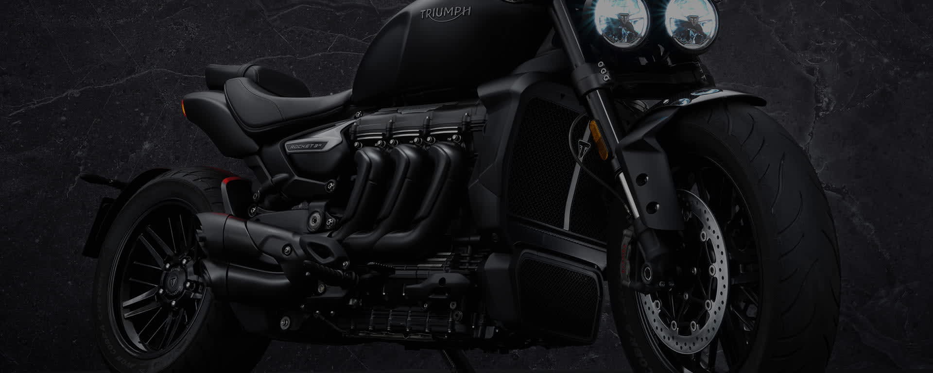 Triumph Rocket 3)