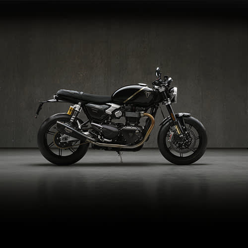 Triumph Speed Twin 1200 TFC right hand side shot of the bike