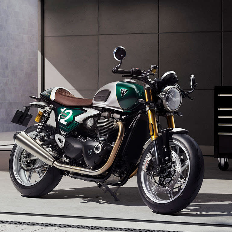 Triumph Speed Twin Cafe Racer Edition in Aluminium Silver and Competition Green right hand side