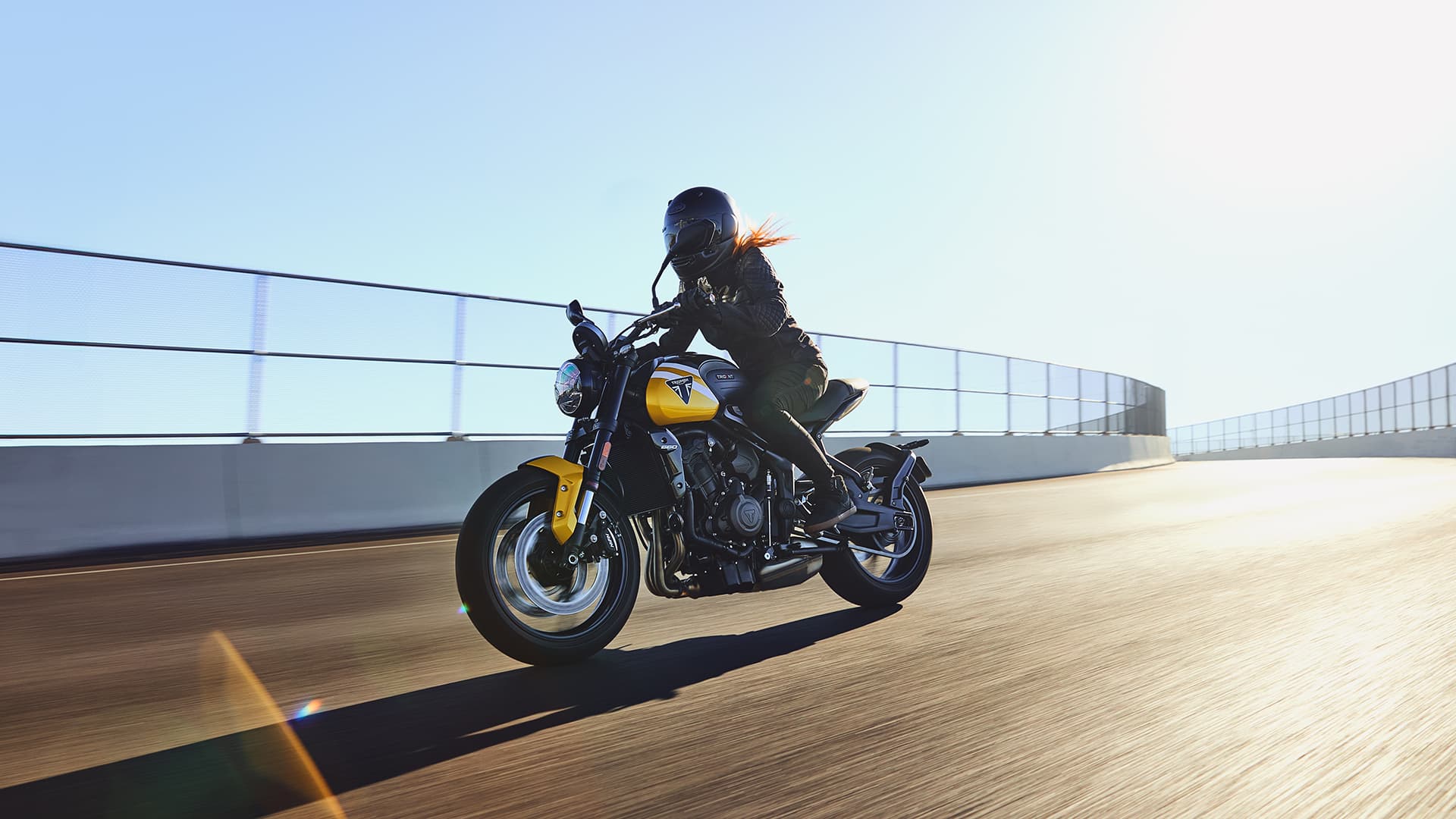 Triumph Trident 660 in Cosmic Yellow