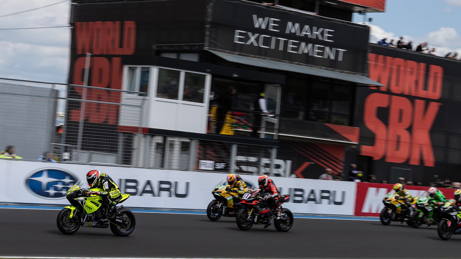 Racing action shot of Triumph Daytona 660