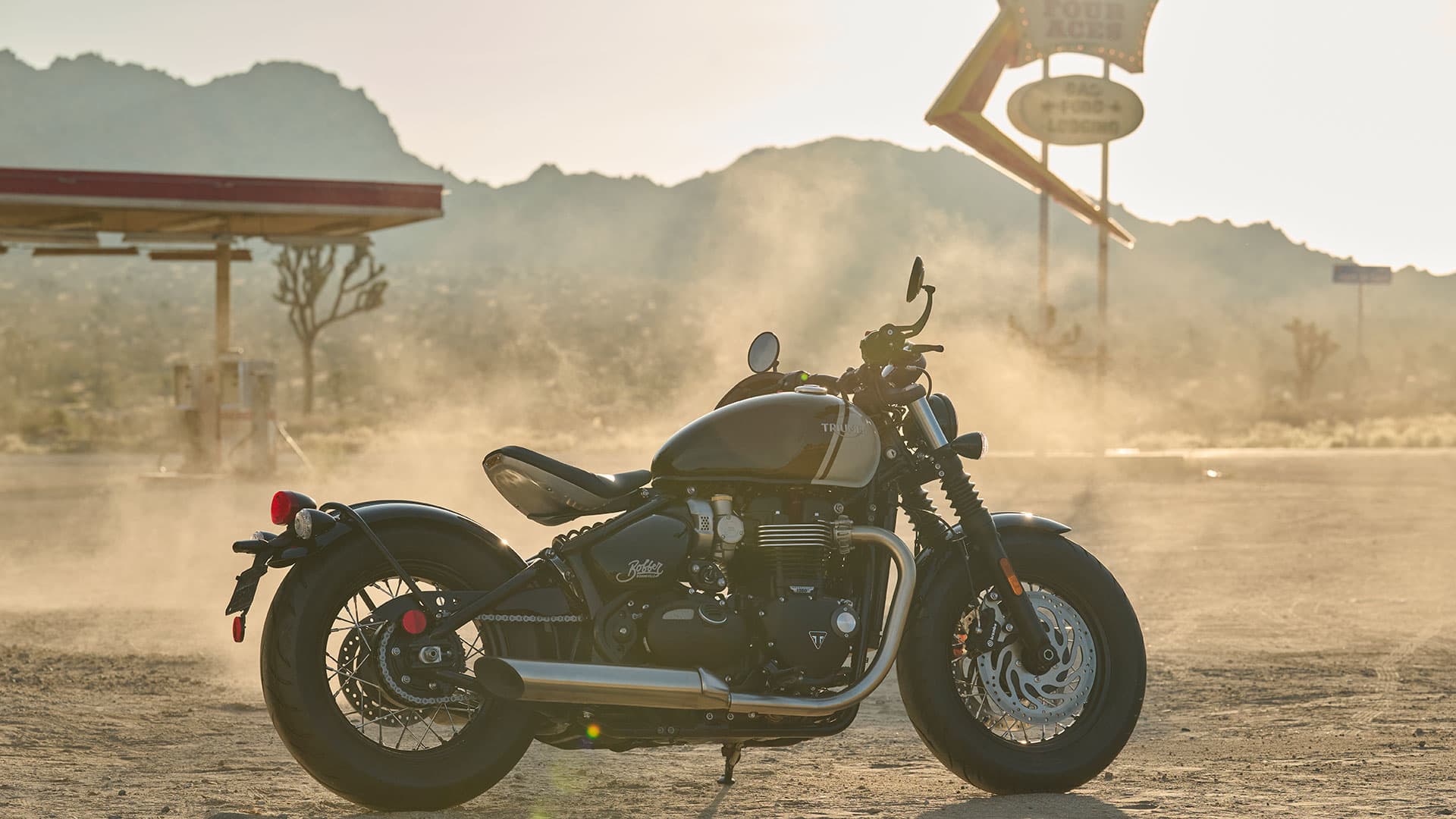 triumph Bonneville bobber static