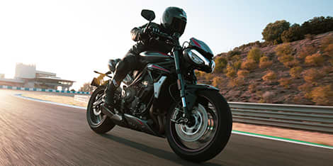 Triumph Street Triple RS)