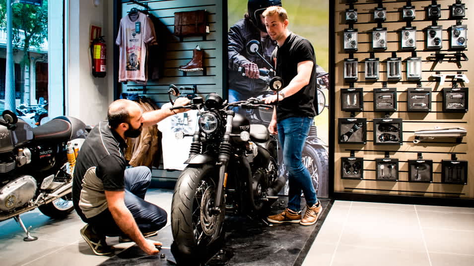 triumph barcelona maquina motors