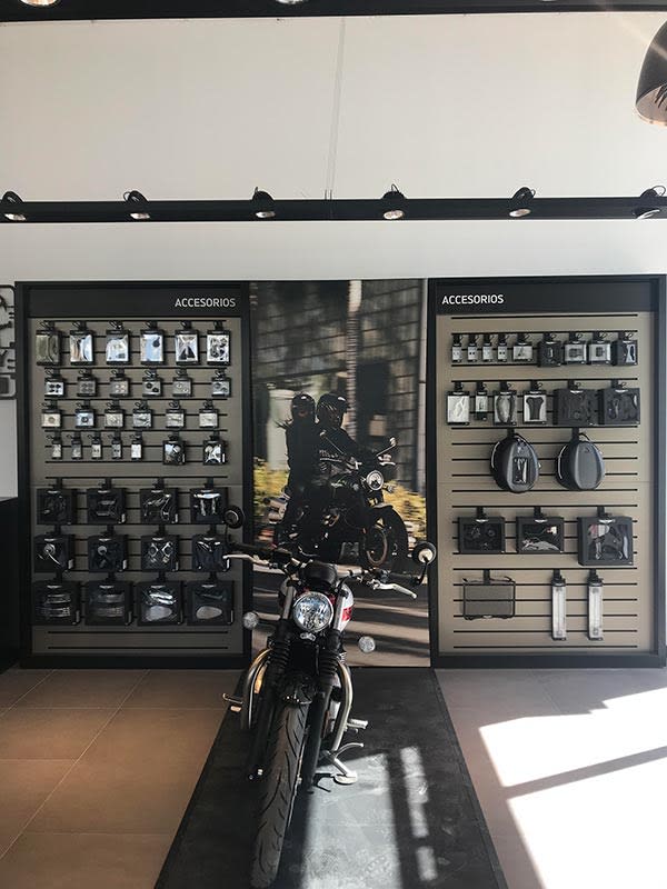 Triumph Almería Dealer 