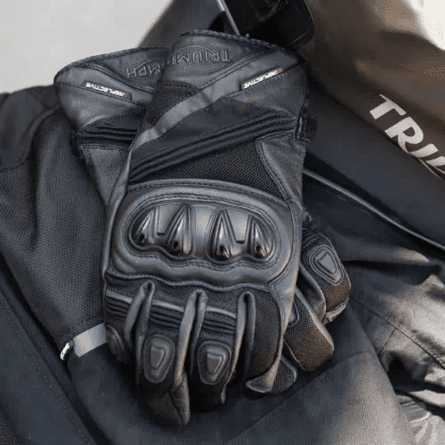 gloves_on_tank