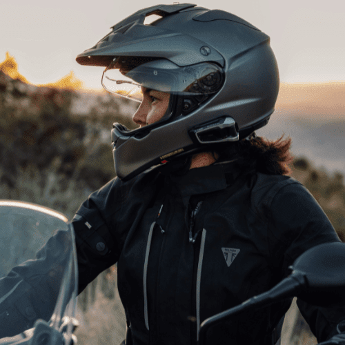 lady_wearing_lynwood_jacket_on_motorcycle