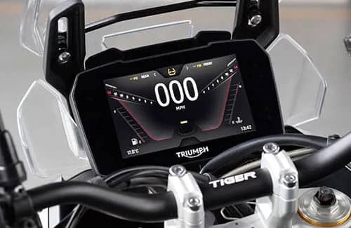 Close up of the Triumph Tiger 900 Rally Pro 7-inch full-colour TFT screen 