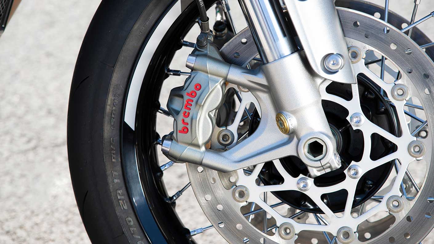 Close-up shot of the Triumph Thruxton RS's new high spec Brembo M50 brakes