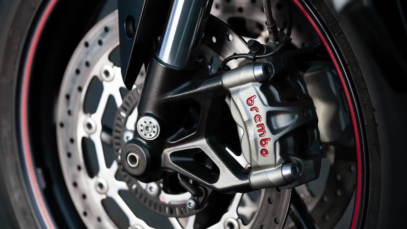 Close-up shot of Street Triple RS's brembo brakes