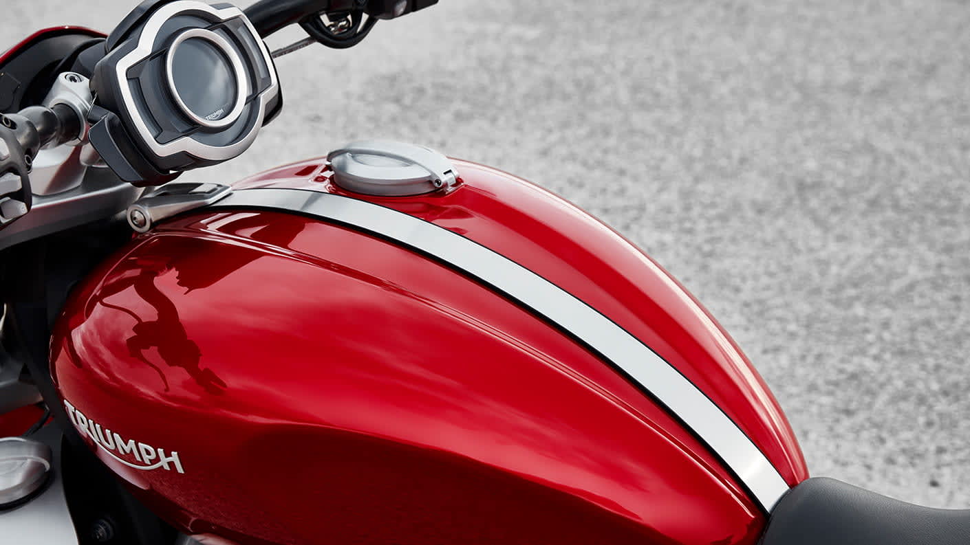 Triumph Korosi Red tank for the new Rocket 3 R with the TFT instruments