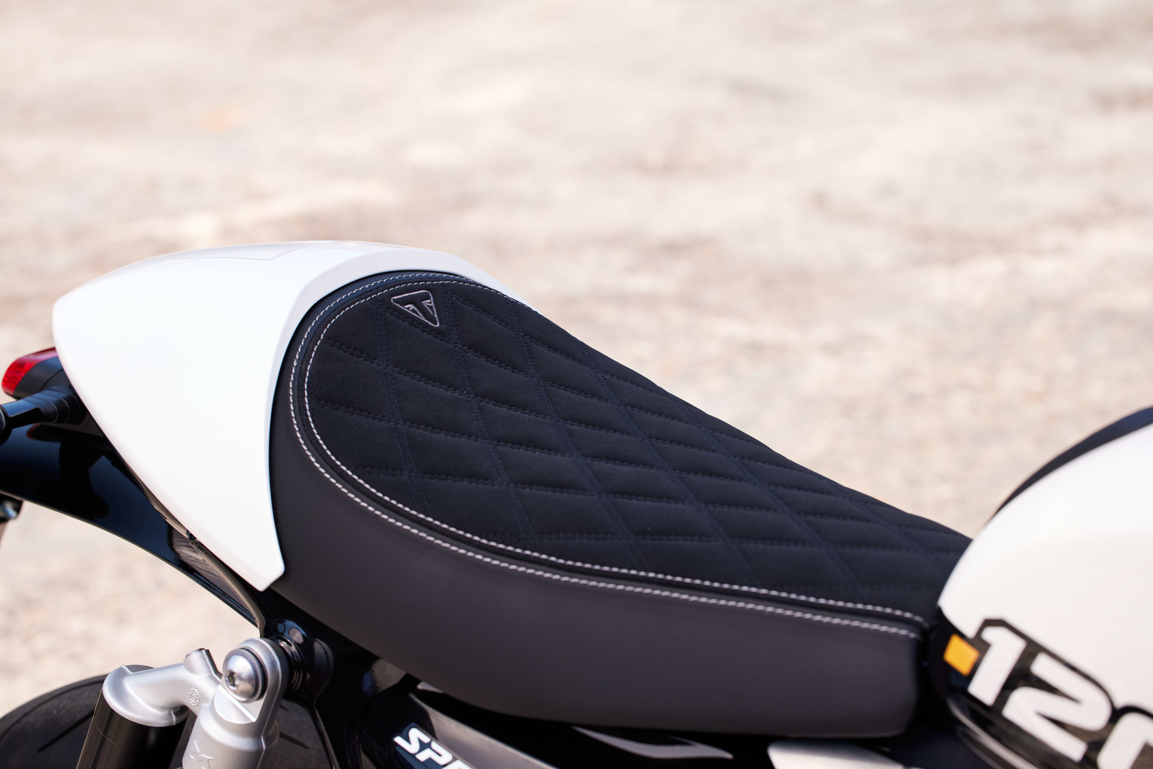 Angled side shot of Triumph Speed Twin 1200 seat