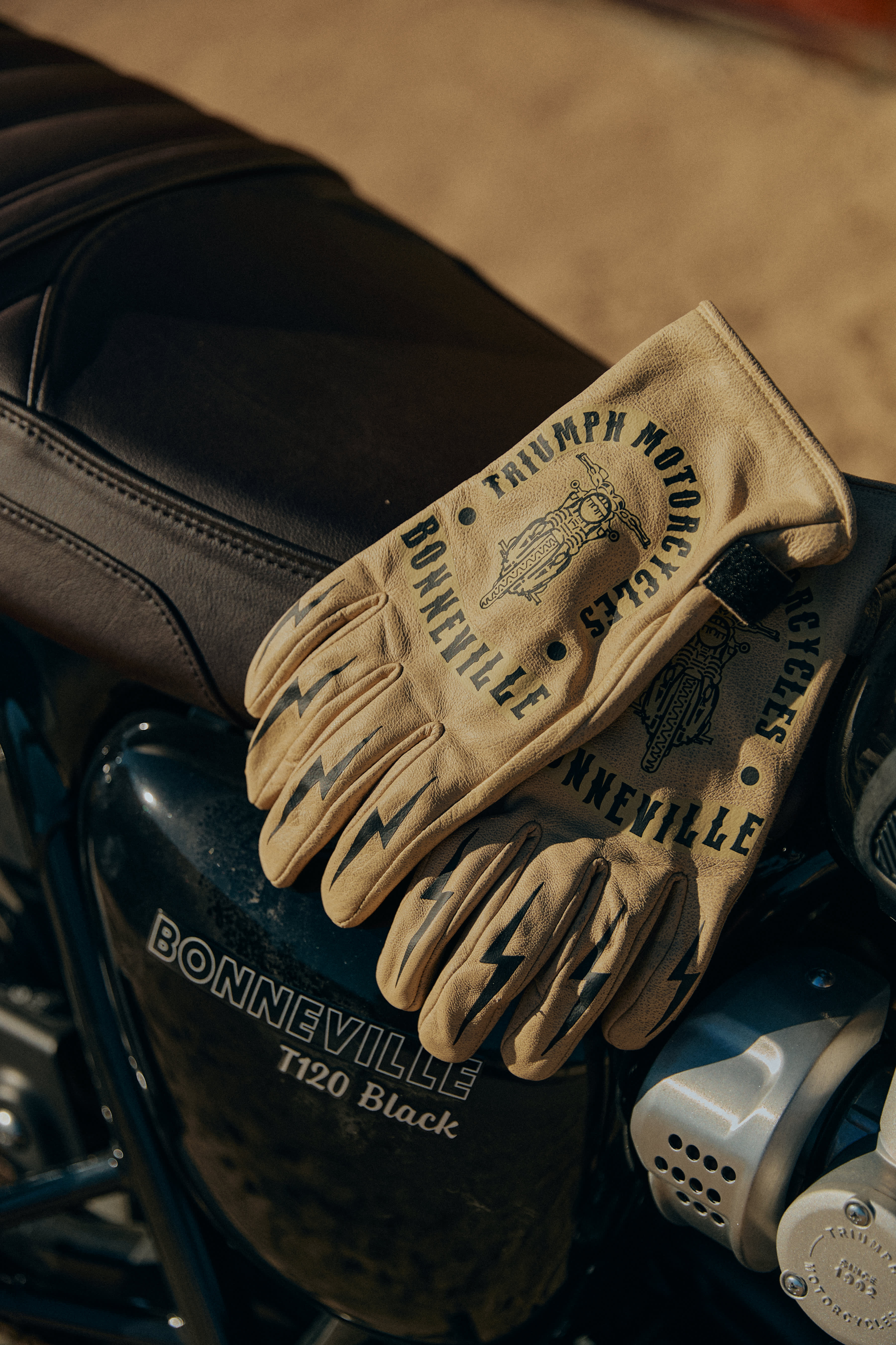 Bonneville Natural Gloves | Motorcycle Clothing