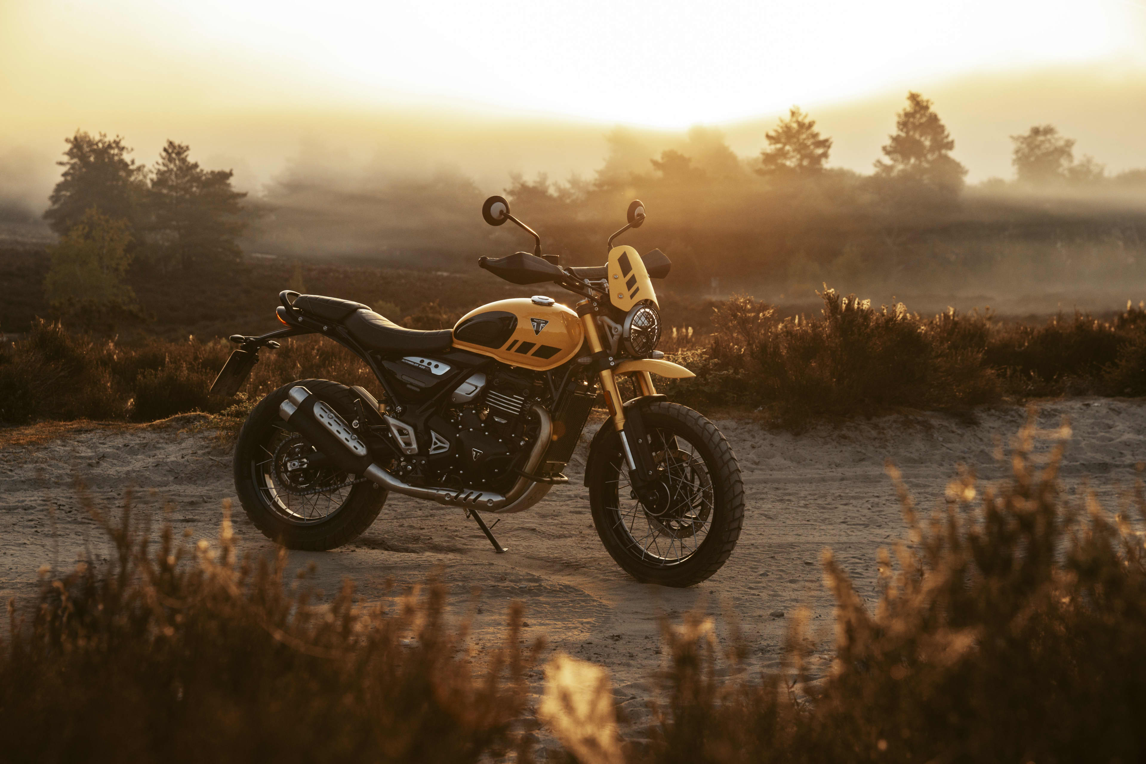 Right side view of Triumph Scrambler 400 XC