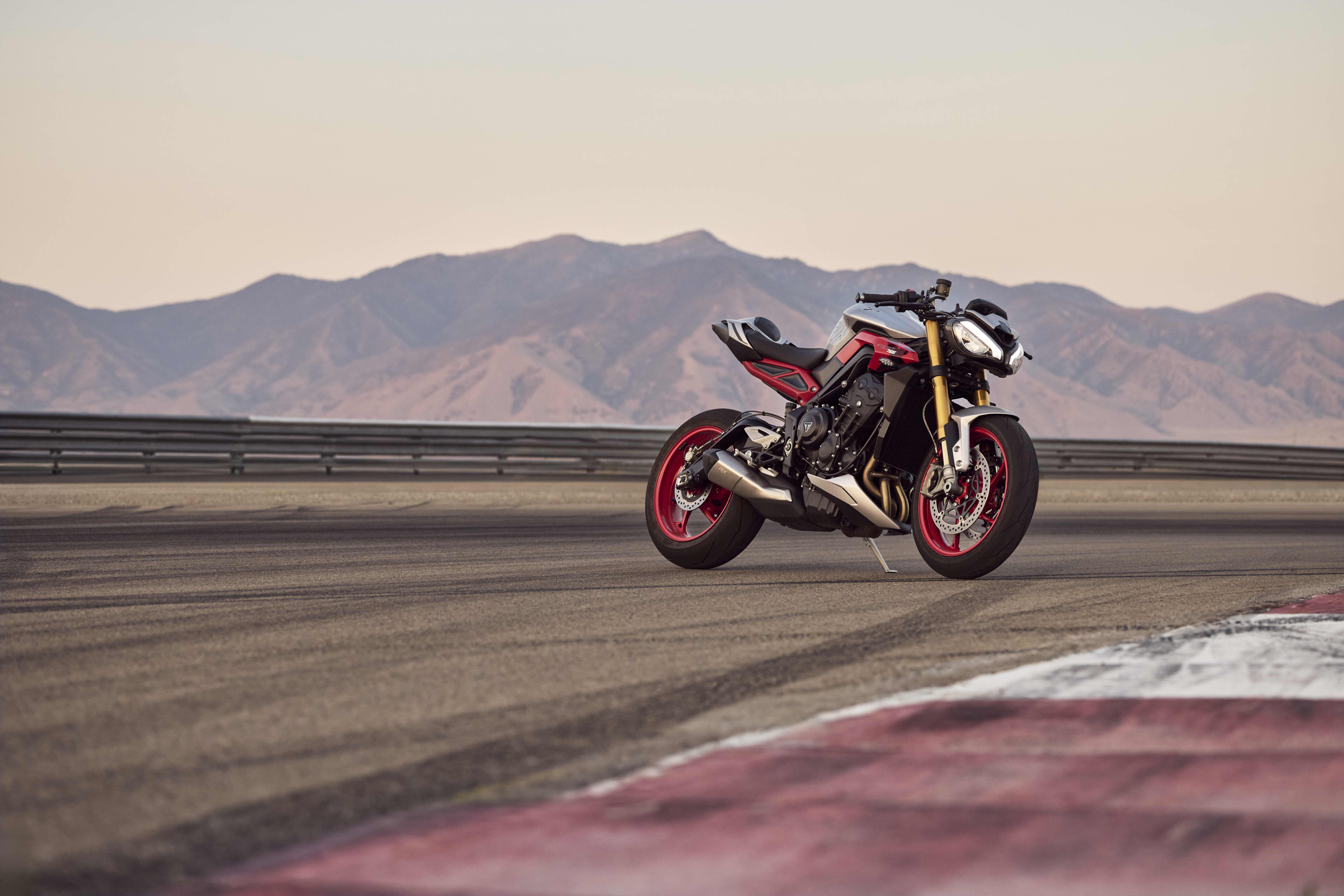 Street Triple 765 RX