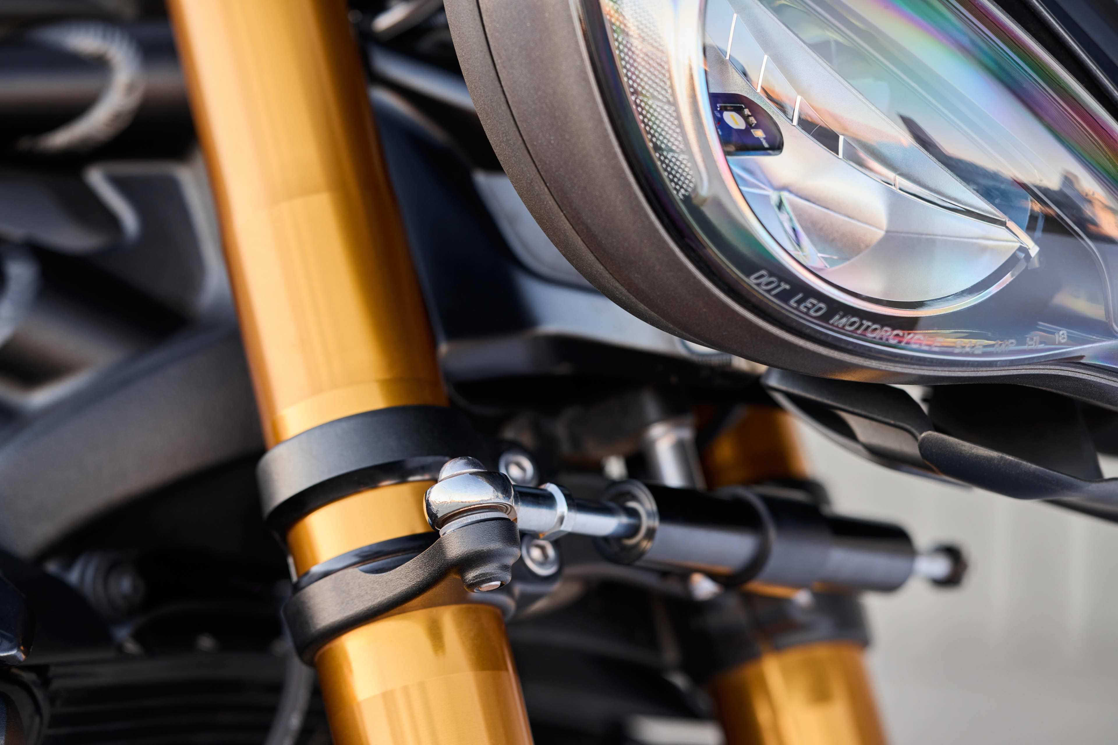 Speed Triple RS adjustable steering damper