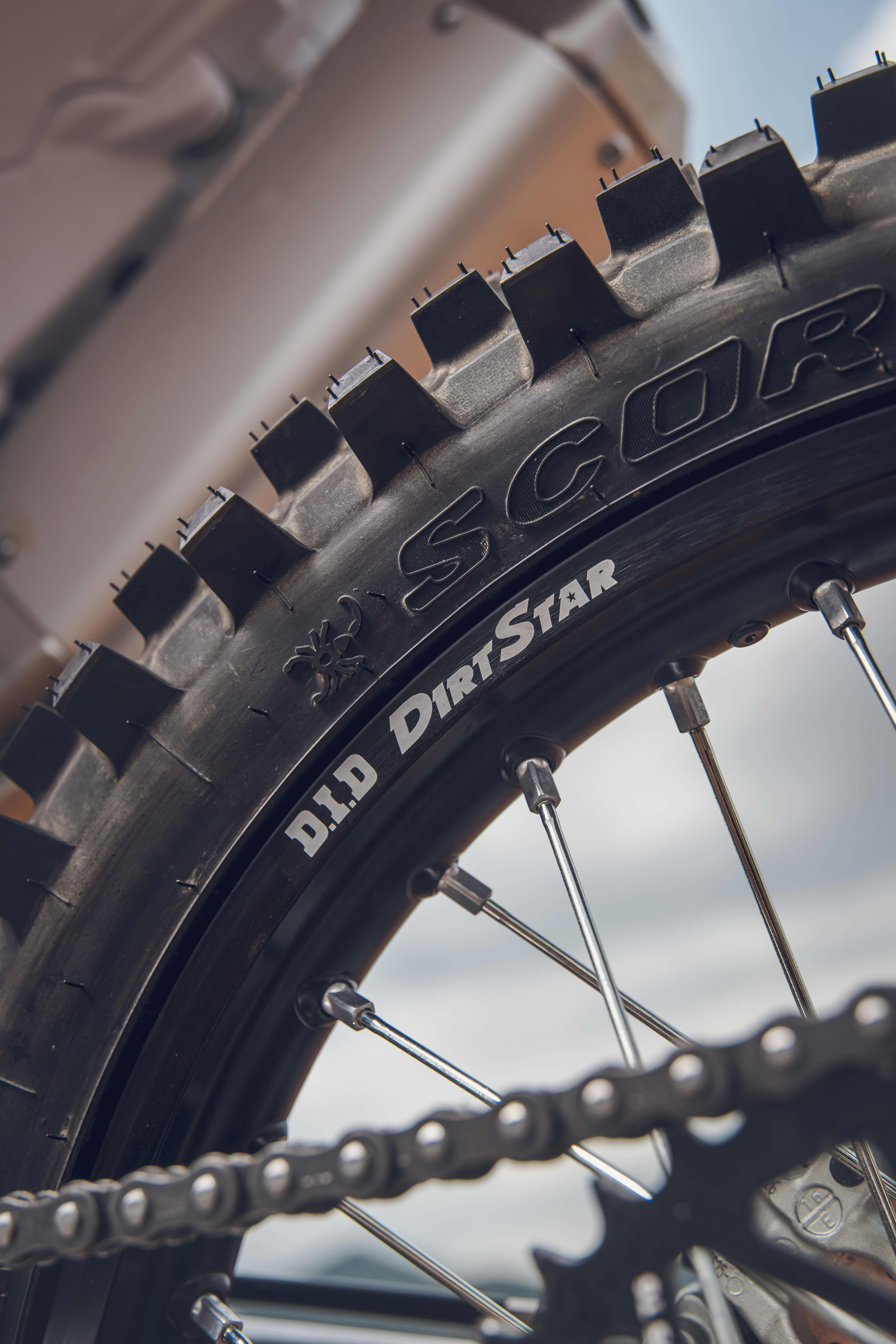 D.I.D DirtStar Rim on the TF 450-X motorcycle