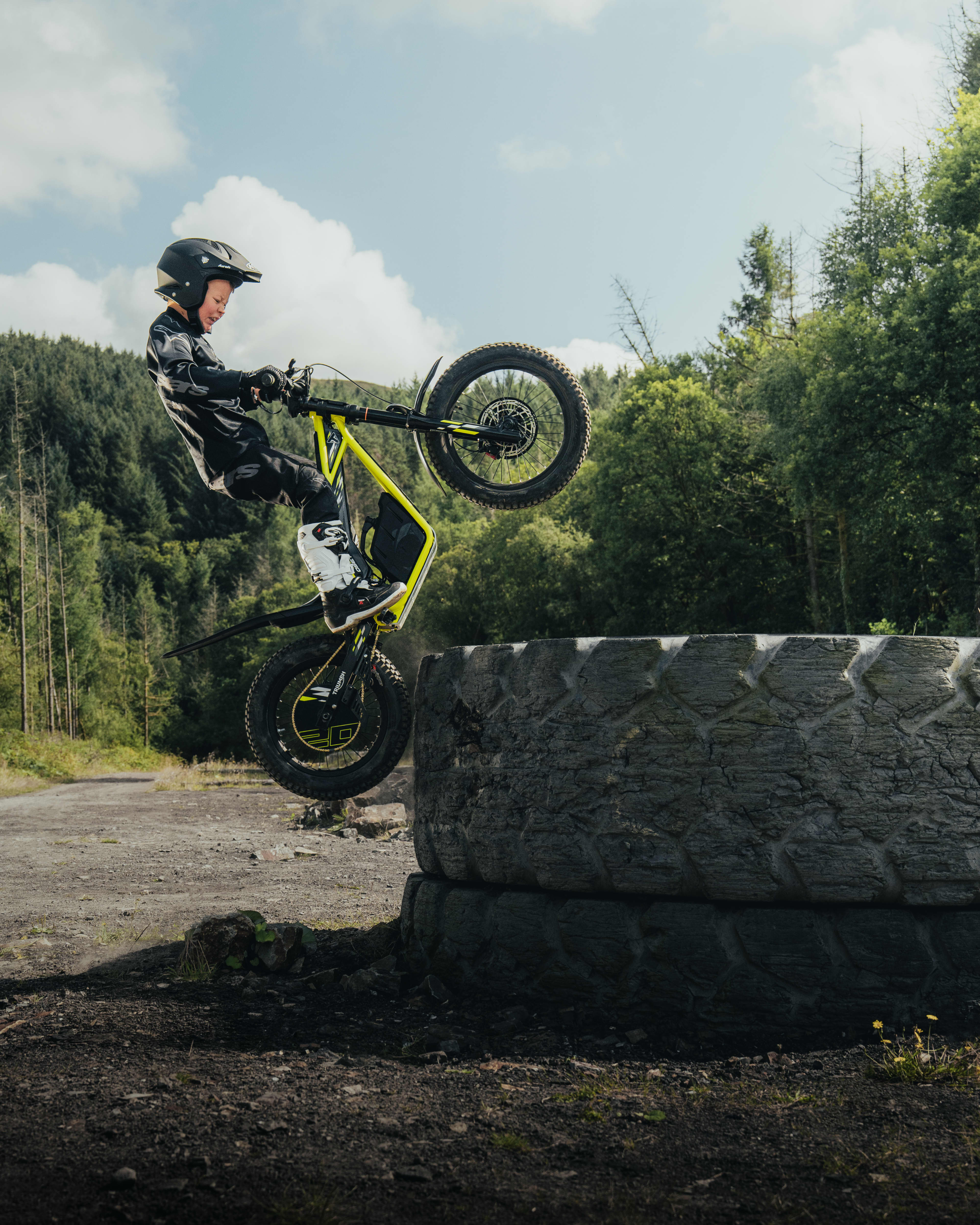 Triumph TXP-20 powered by OSET bike showing its stable geometry.