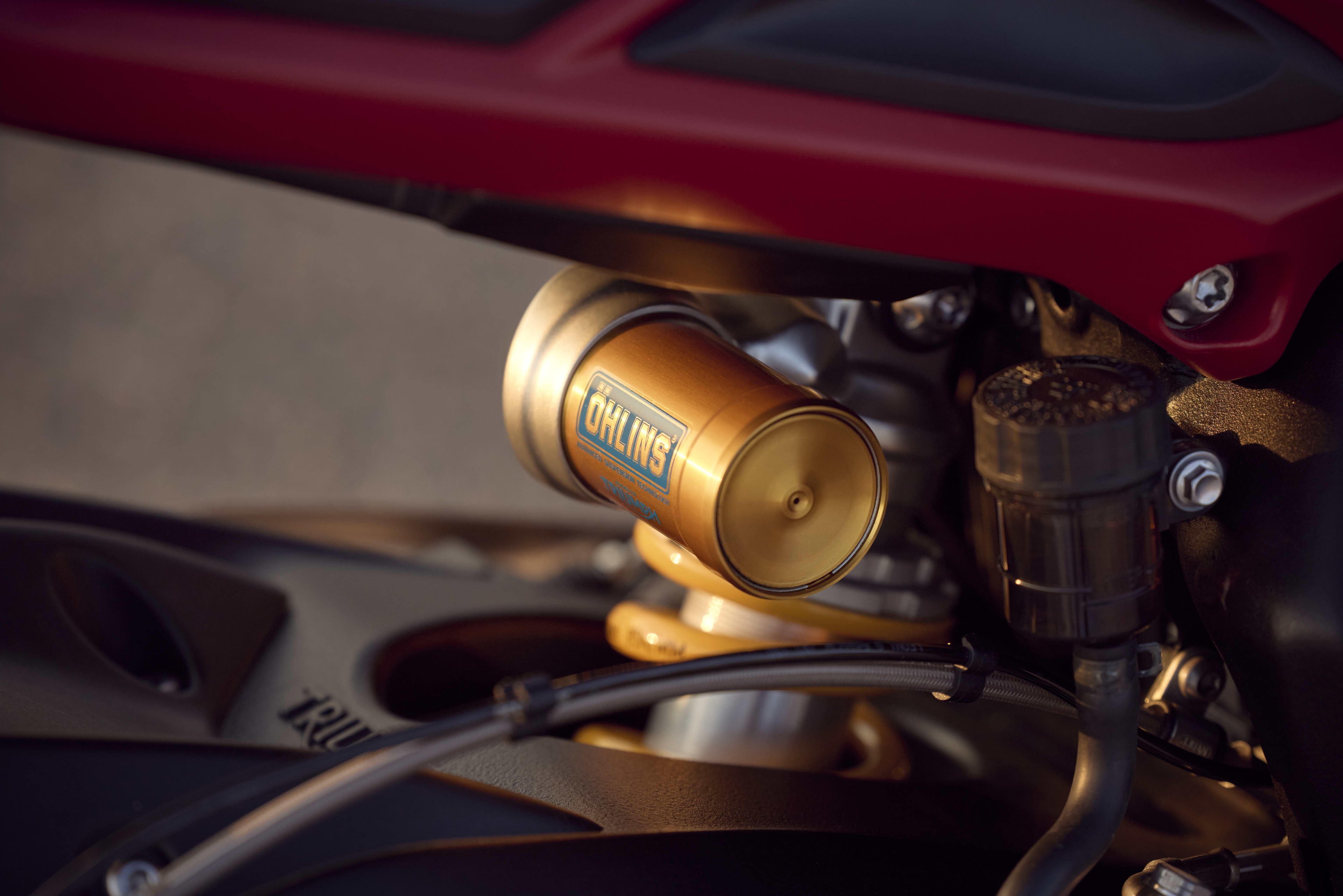 Triumph Street Triple 765 RX Ohlins suspension