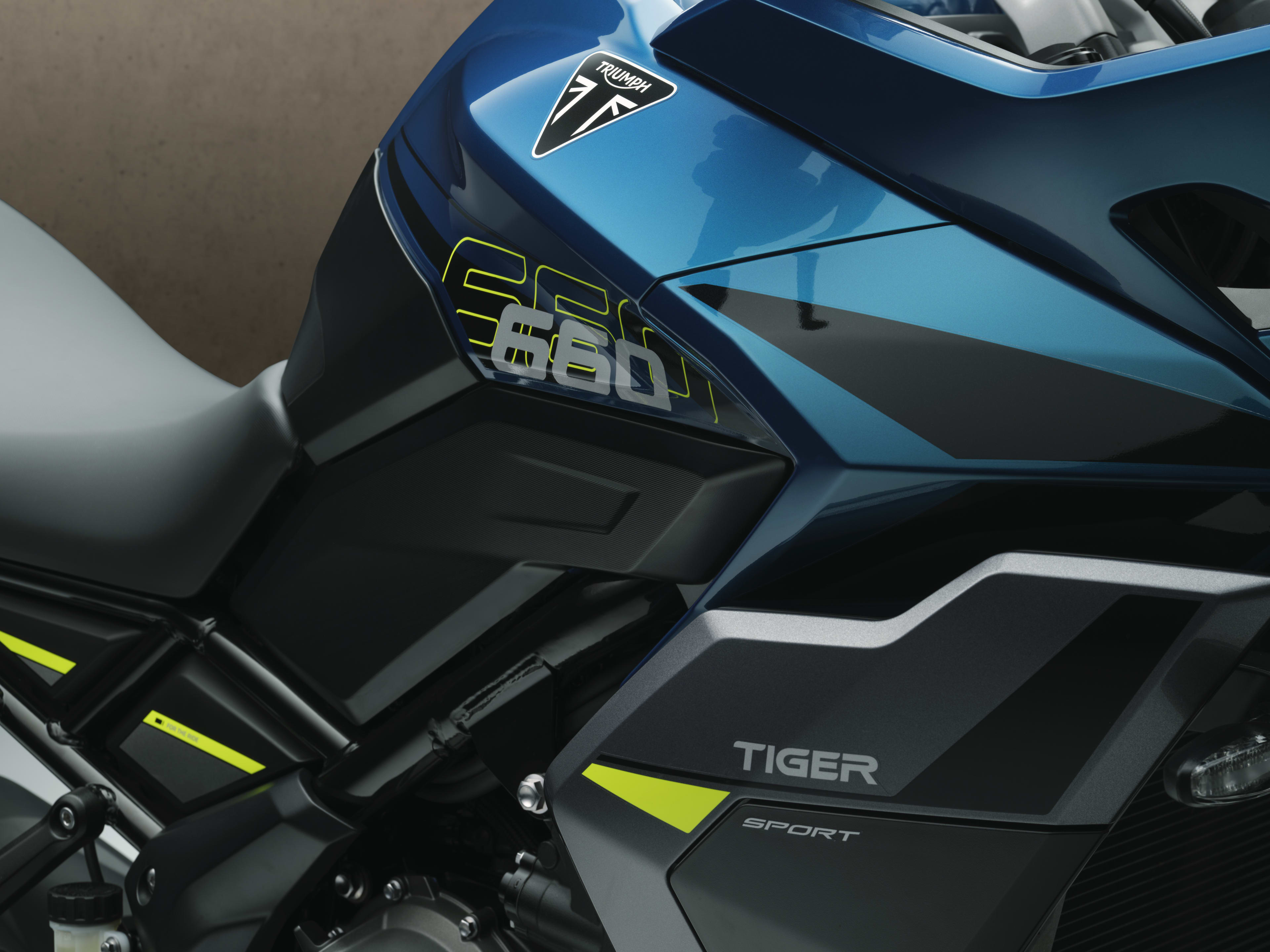 Interstellar Blue Tiger Sport 660 close up of logo detailing on tank
