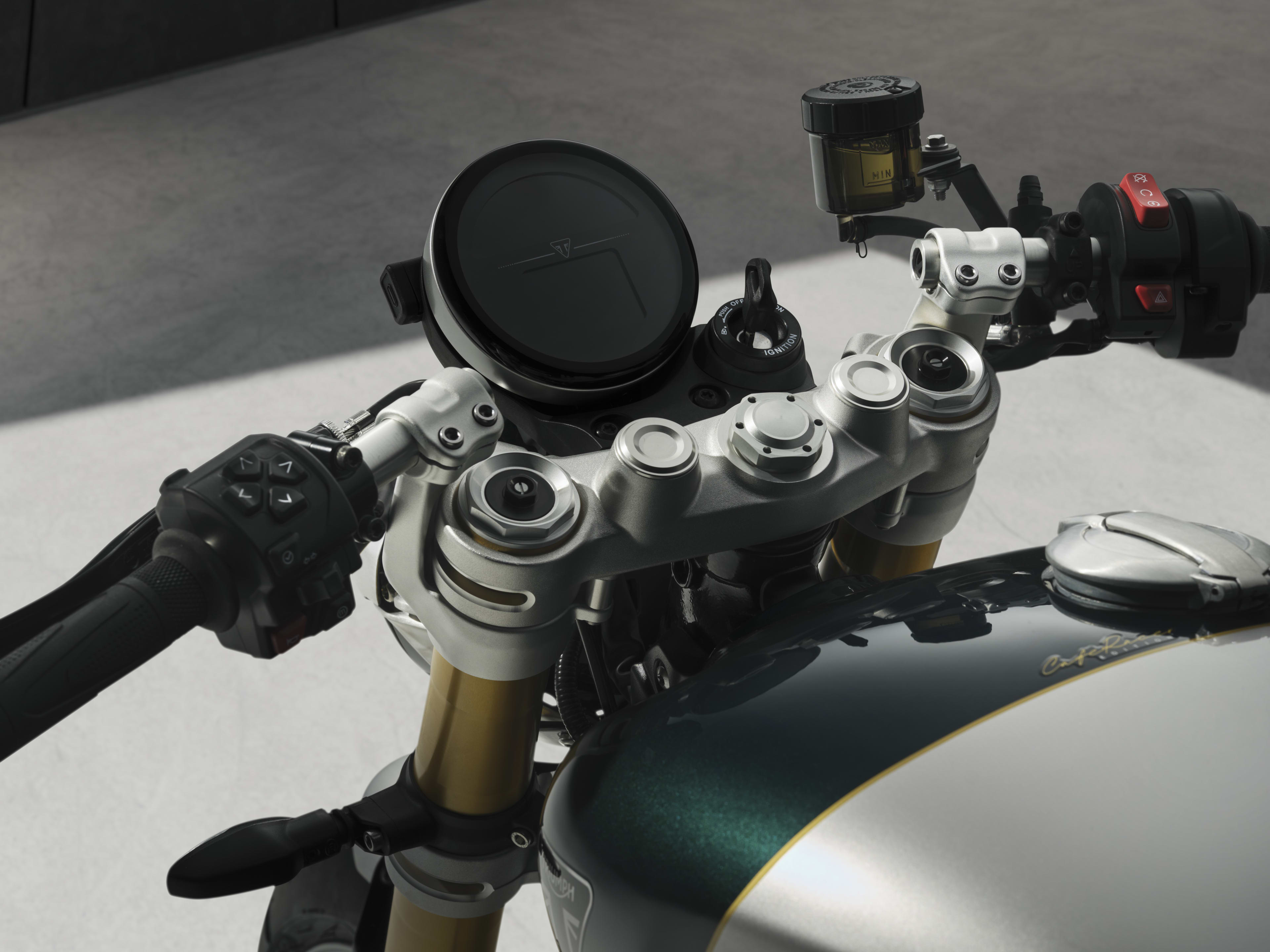 Triumph Classic Speed Twin Cafe Racer Edition in Aluminium silver / Competition green static top view