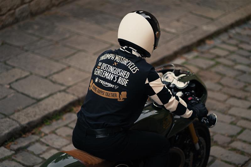 Rider sat on a Triumph Speed Twin 1200