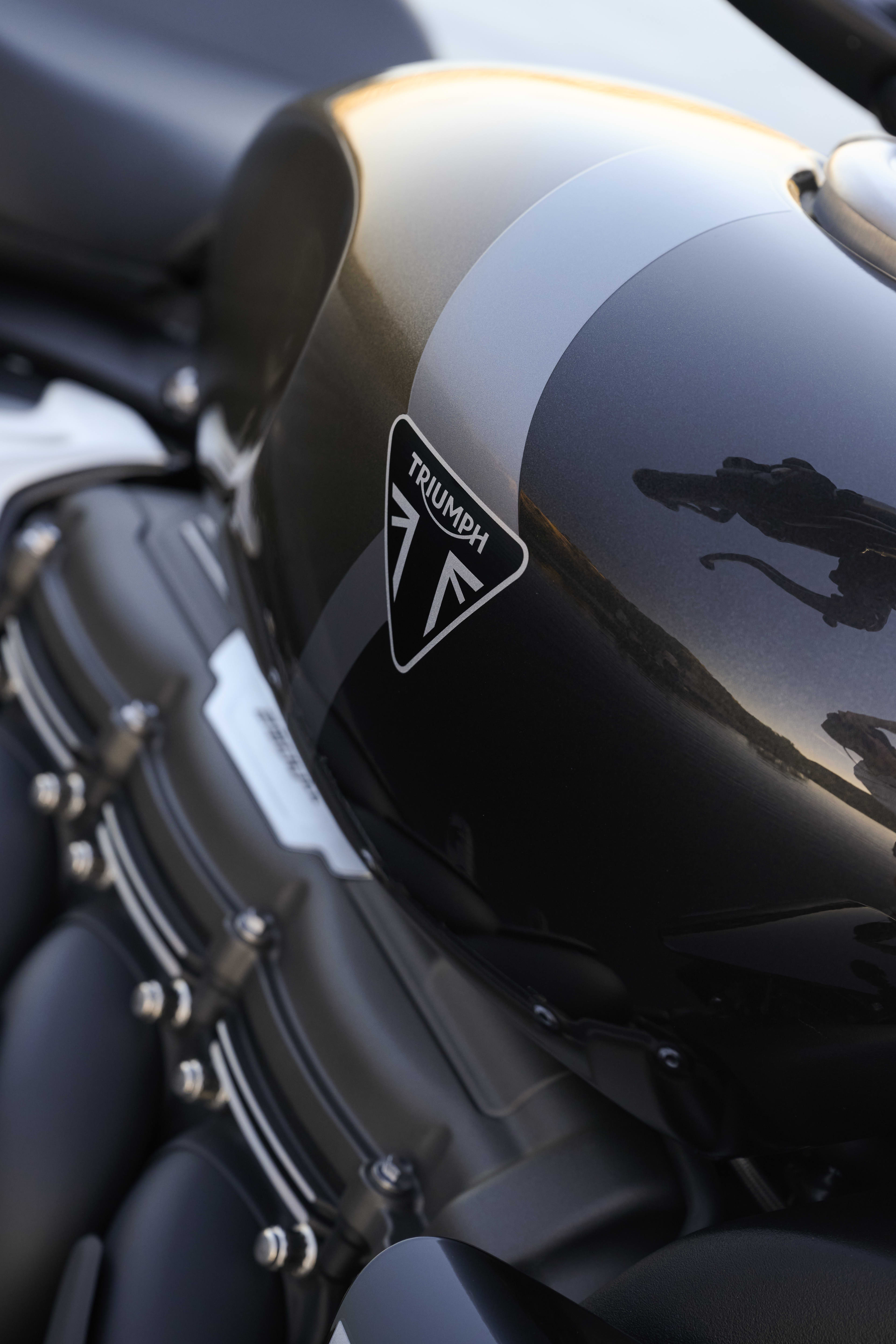 Réservoir du Rocket 3 R Storm en couleur Ironstone et Storm Grey