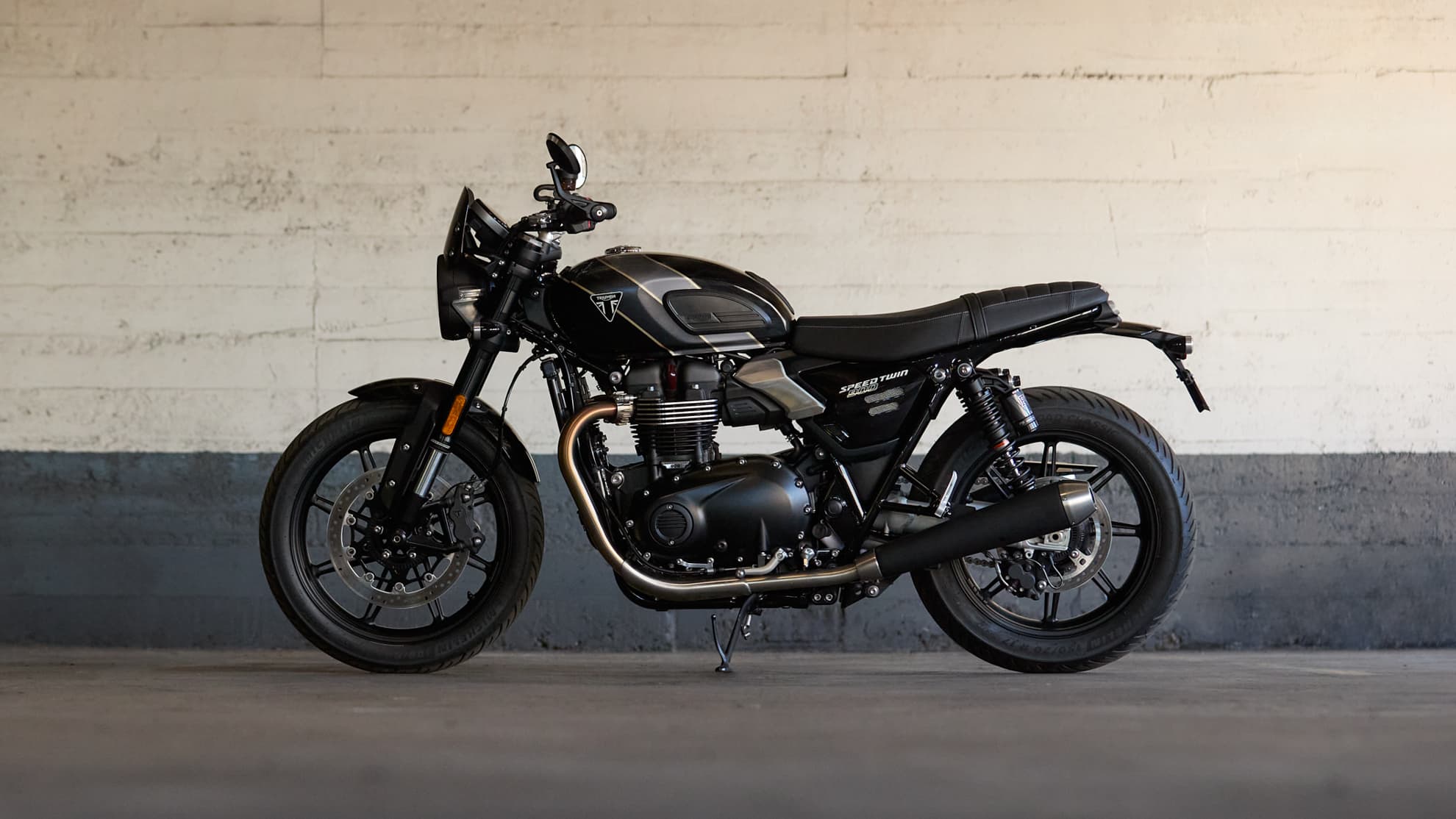 Speed Twin 900: Stile Iconico, Vantaggi Esclusivi