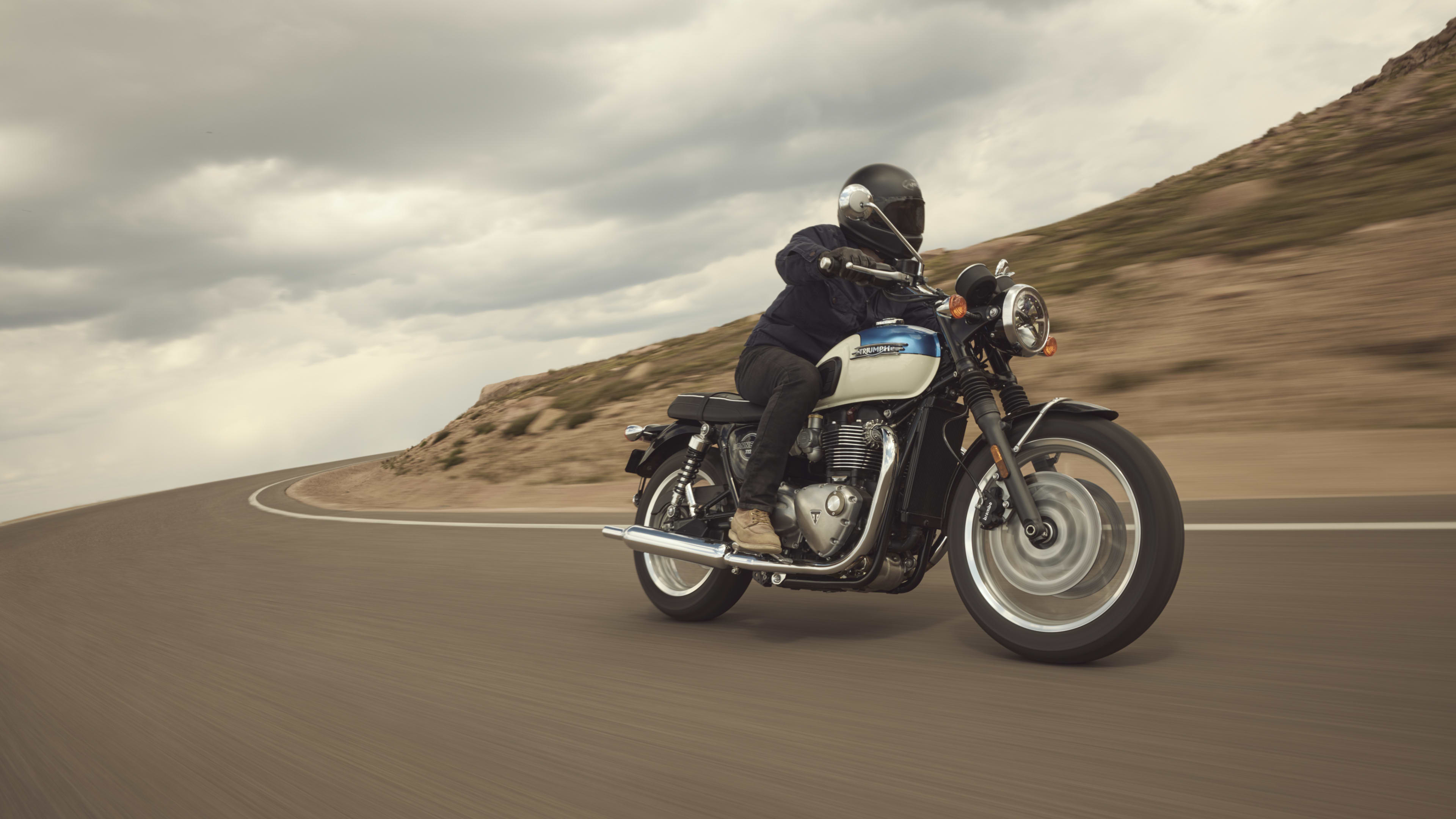 Modern Classics 1200 CC