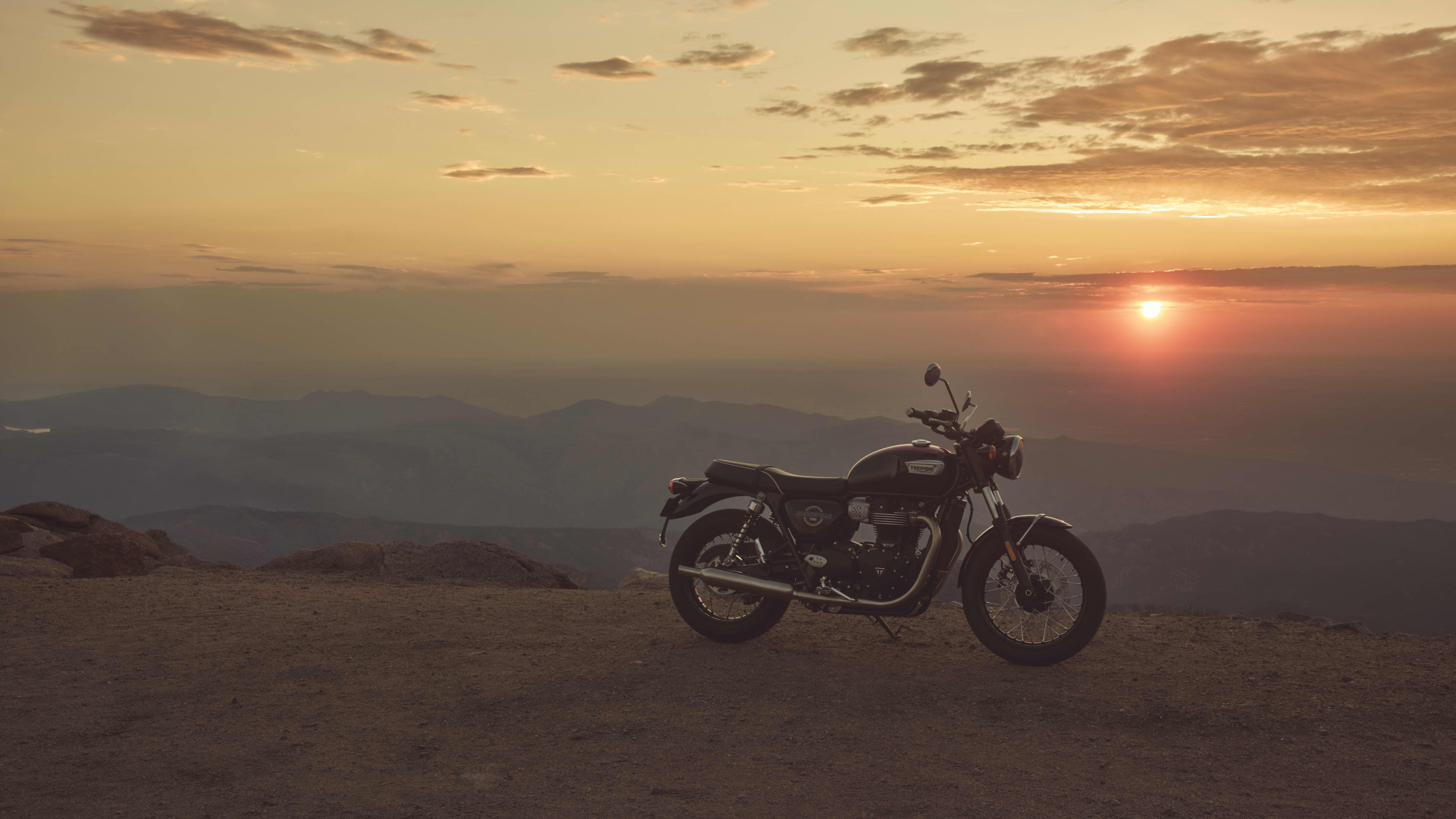 Triumph Bonneville T100 Image