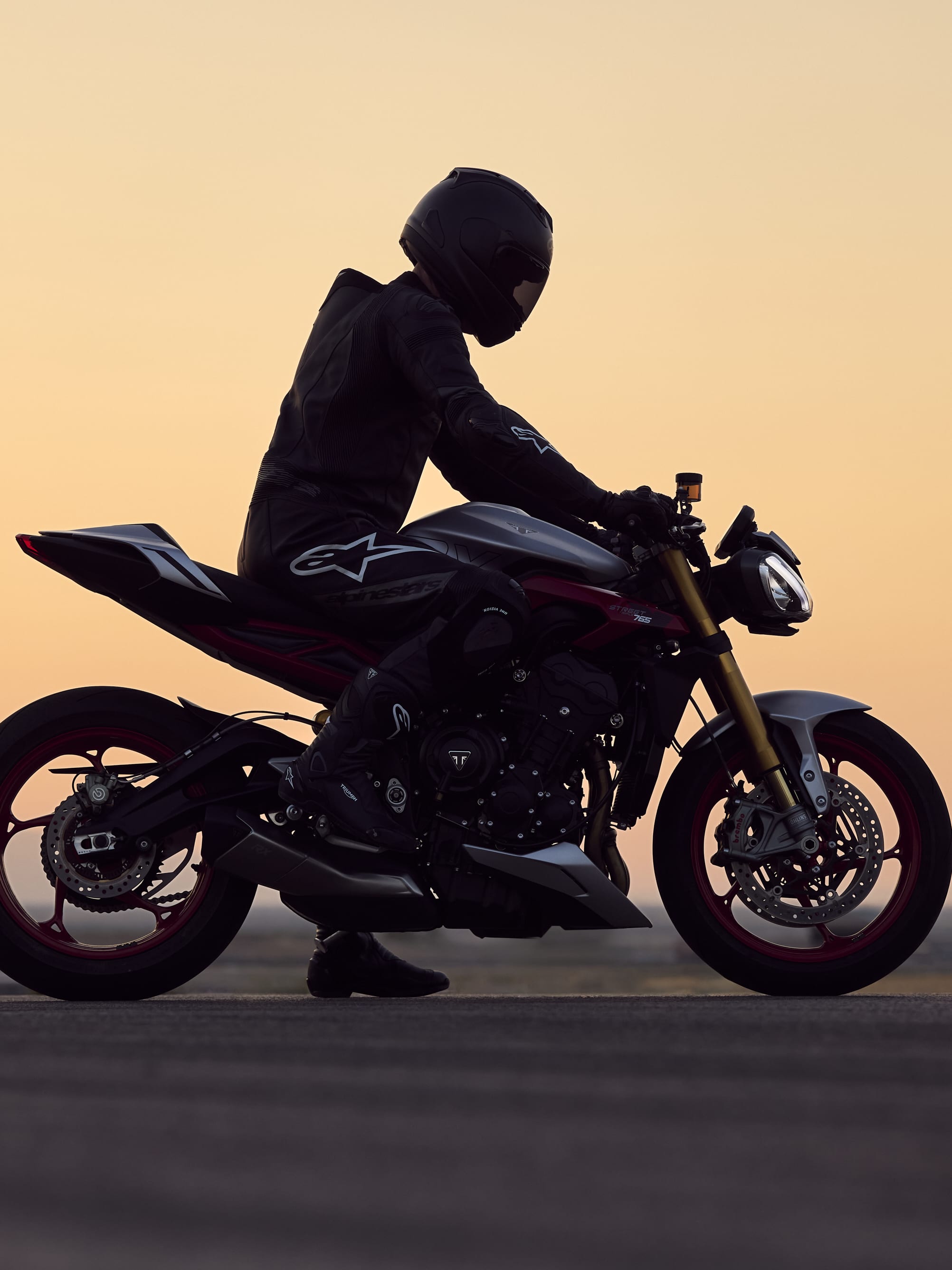 Street Triple silhouette