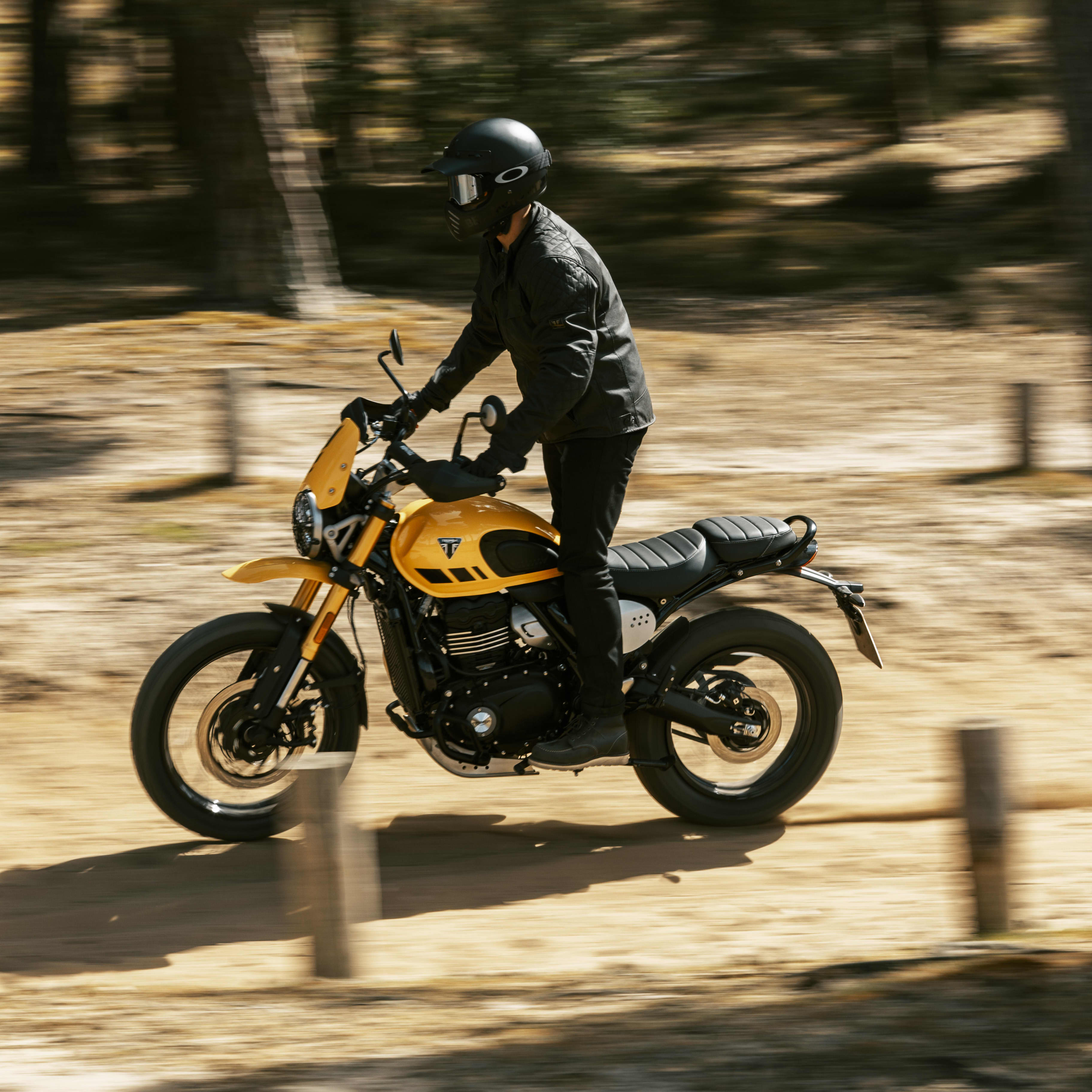 The Scrambler 400 XC’s chassis is engineered to deliver exceptional control and comfort.