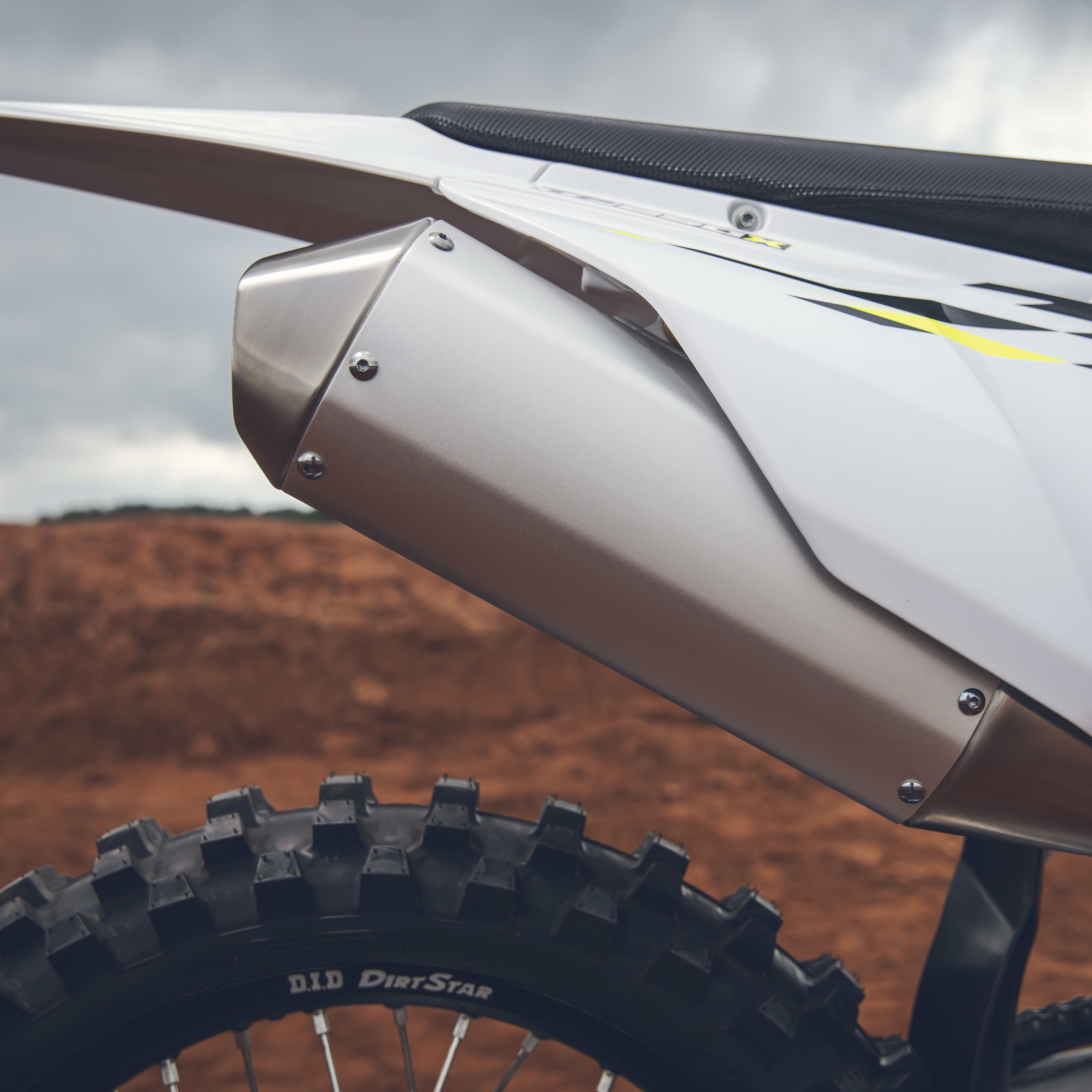 Léger, réglé et homologué pour la course.