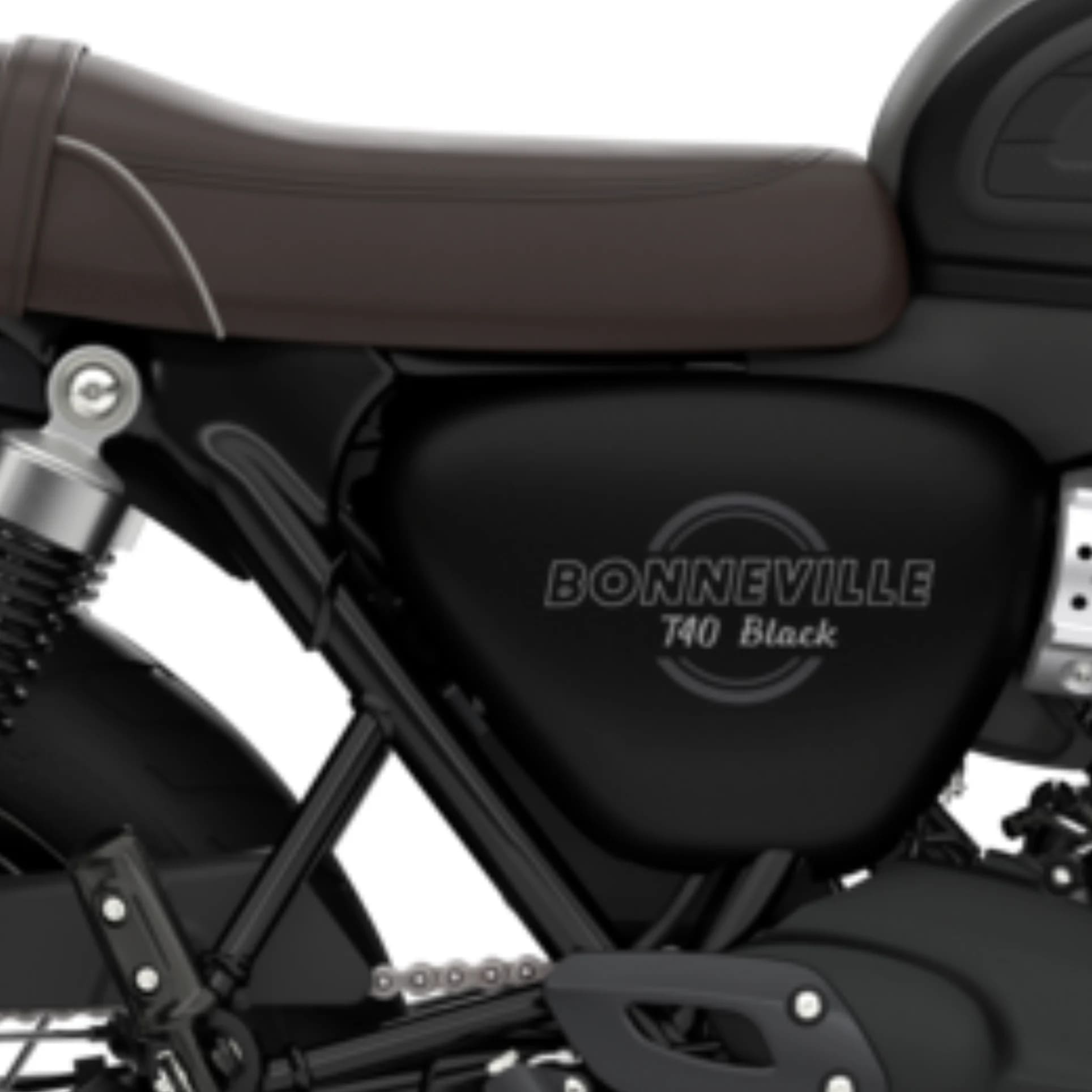 Élément incontournable des motos Bonneville, la selle classique type café racer renforce le caractère authentique de la T40 Black, tout en lui offrant du confort au quotidien. Un généreux rembourrage en mousse assure le confort du pilote et du passager, tandis que la selle côtelée apporte une touche rétro. À l’arrière de la selle type café racer marron, le logo Triumph apporte une touche finale et évoque clairement l’héritage.