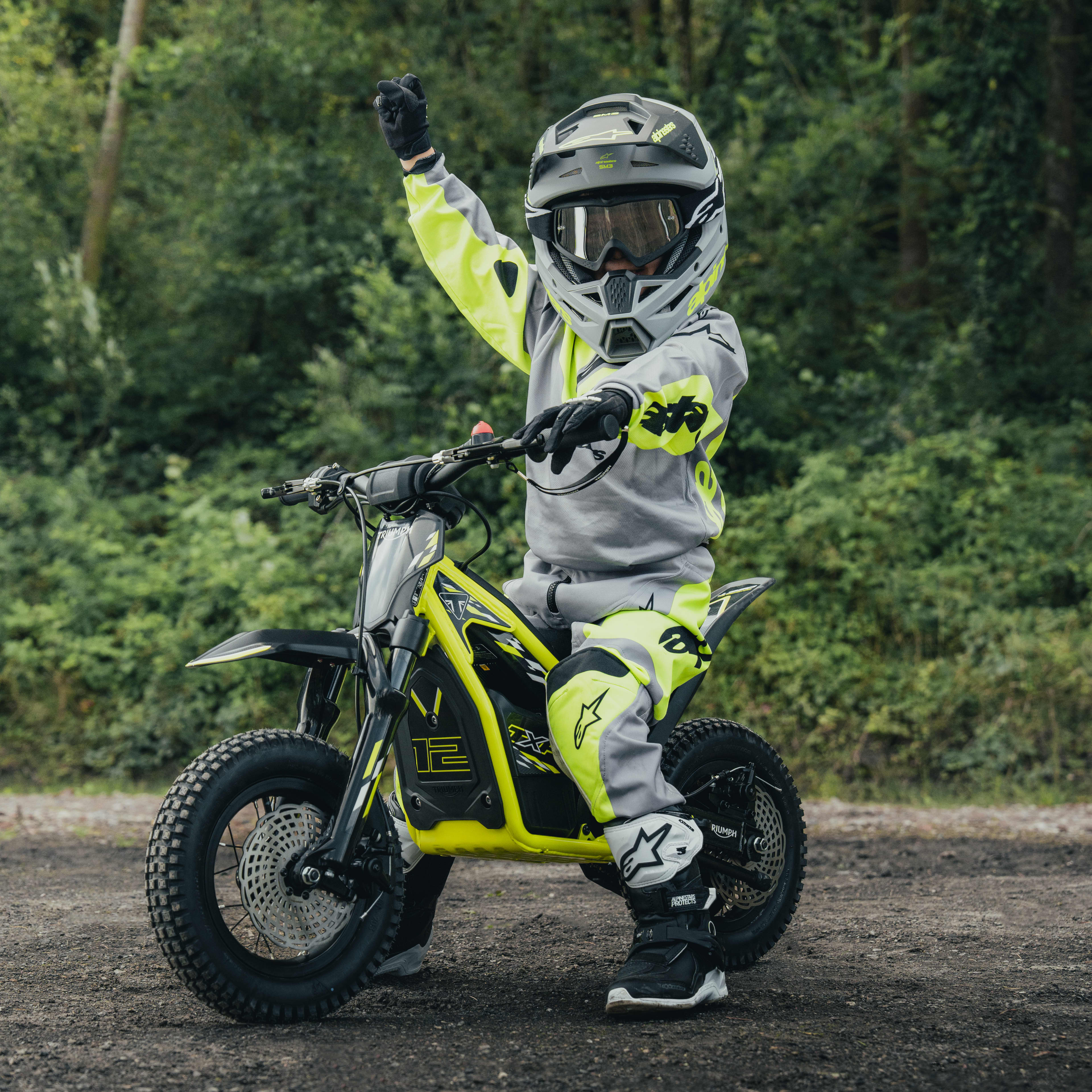 Built tough for off-road learning, the TXP-12 blends real-world durability with Triumph’s distinctive visual identity and flexible 2-in-1 configuration.