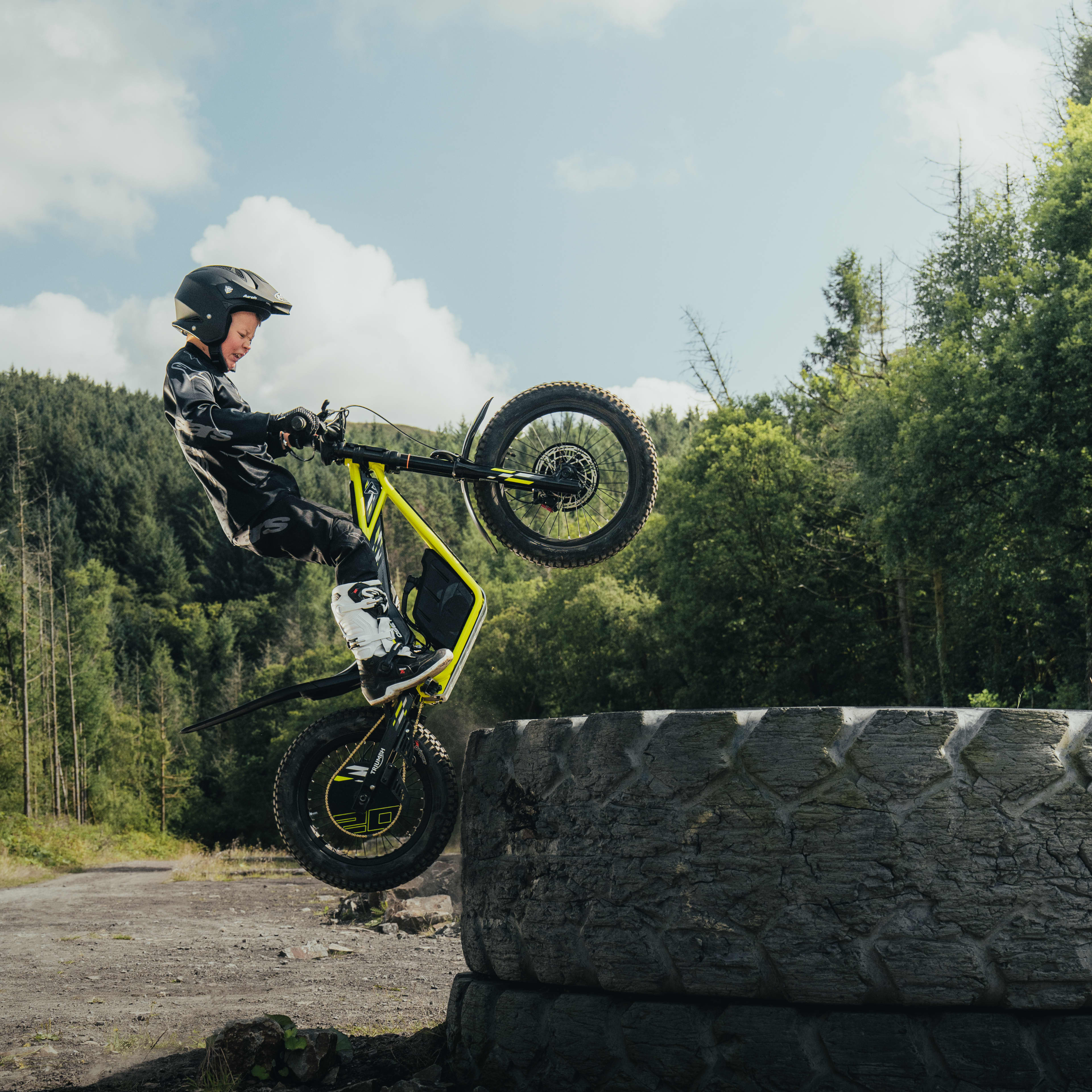 Triumph TXP-20 powered by OSET bike showing its stable geometry.