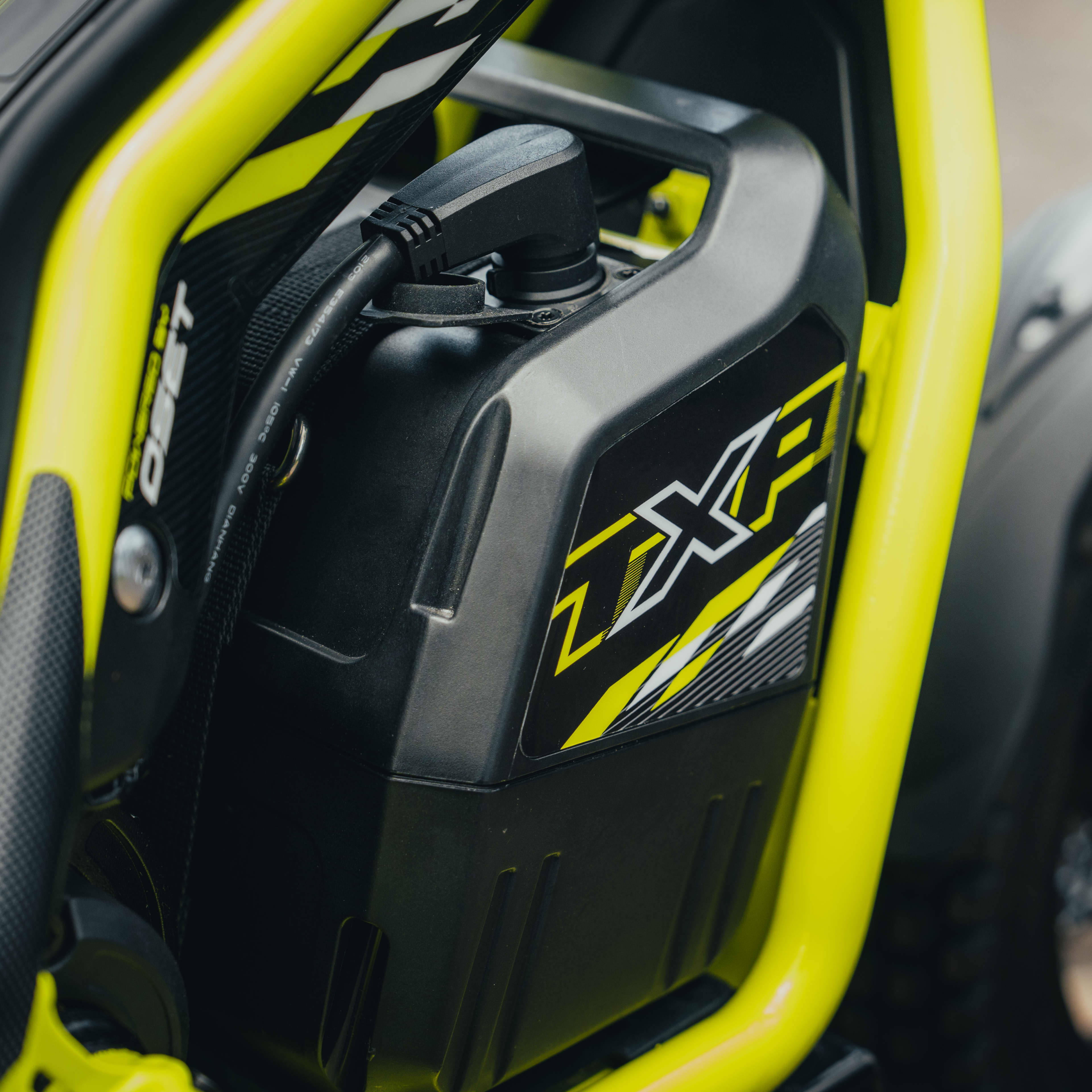 A high-output lithium battery supports the TXP-20’s enhanced power and ride time, while retaining a sealed, removable design with fast-release convenience.