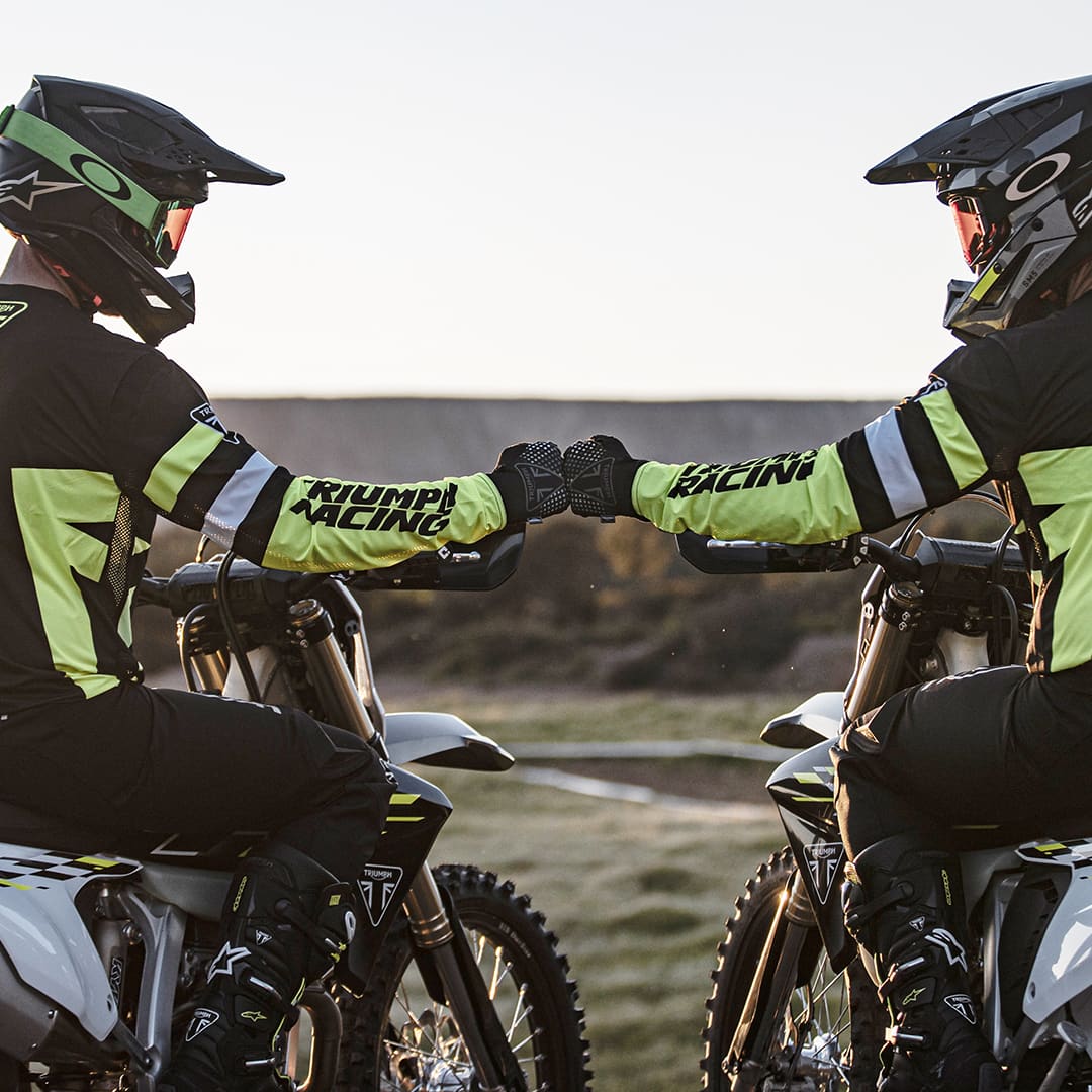 Si tienes una TF de Enduro o Motocross, podrás rodar a puerta cerrada con tus ídolos desde primera hora, escuchar sus consejos de pilotaje y disfrutar de un día de moto verdaderamente VIP con Meet&Greet, fotos, autógrafos y más sorpresas. ¡Reserva tu plaza!

 