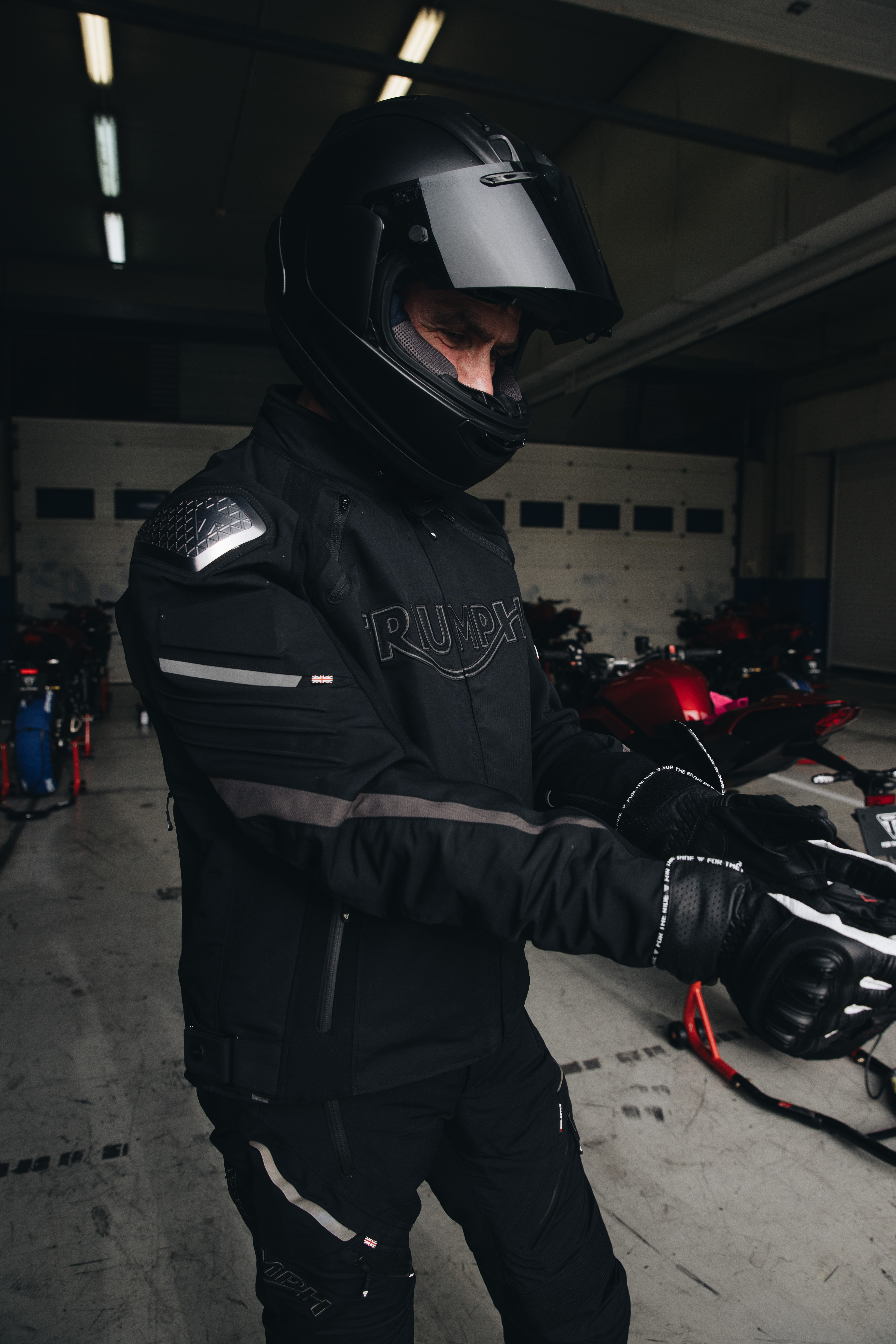 TRIUMPH トリプルメッシュジャケット Mサイズ ブラック Triple Sports