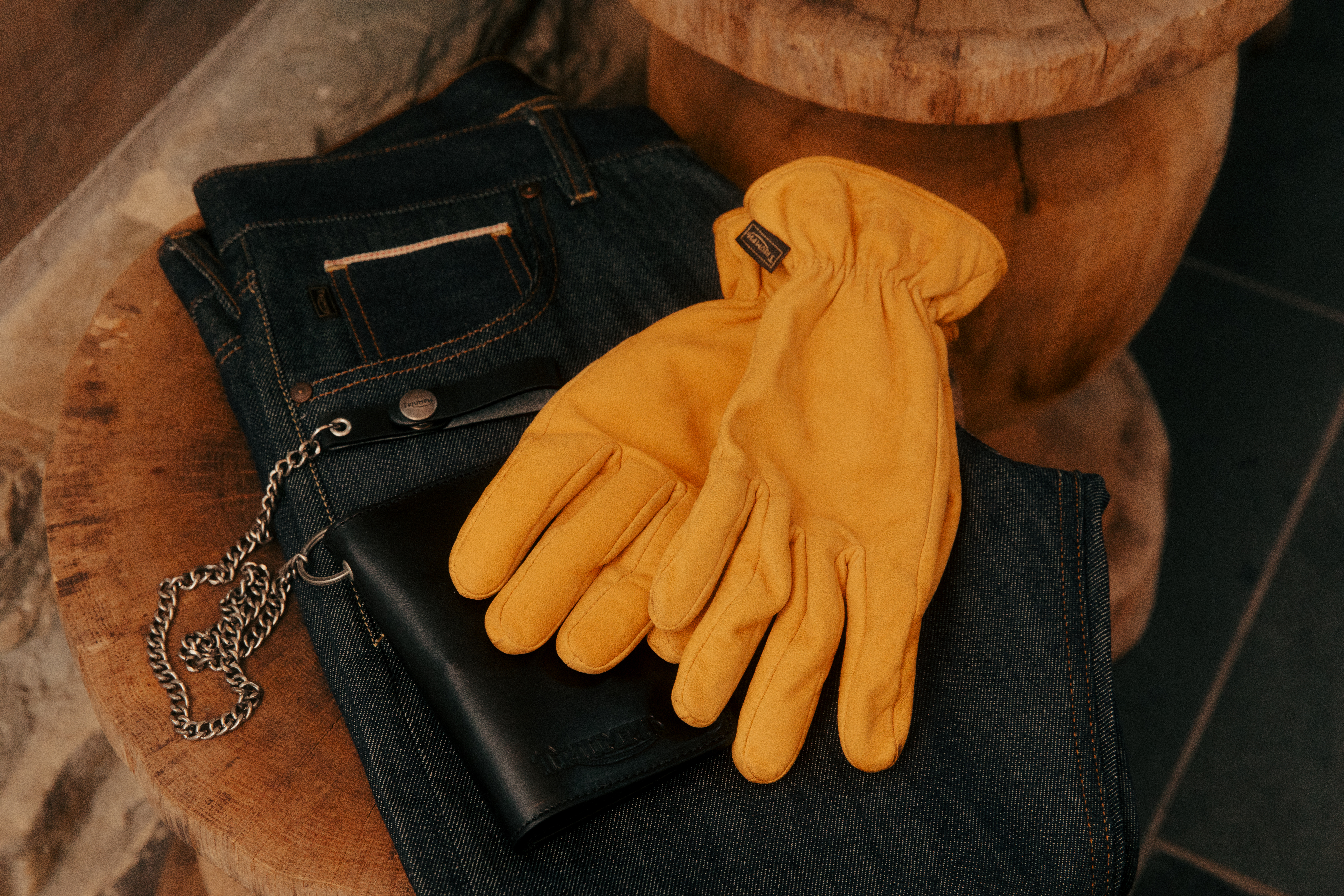 Nubuck Gold Riding Gloves | Triumph Heritage