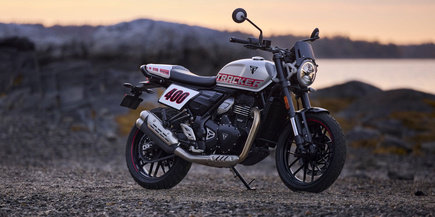 Tracker_400_OE_MY26_13550_NV_c